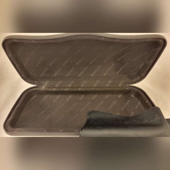 Balenciaga Leather Hardcover Sunglasses or Eyeglasses Case NEW - Picture 2 of 2